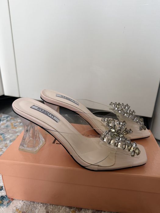 Летние каблуки со стразами