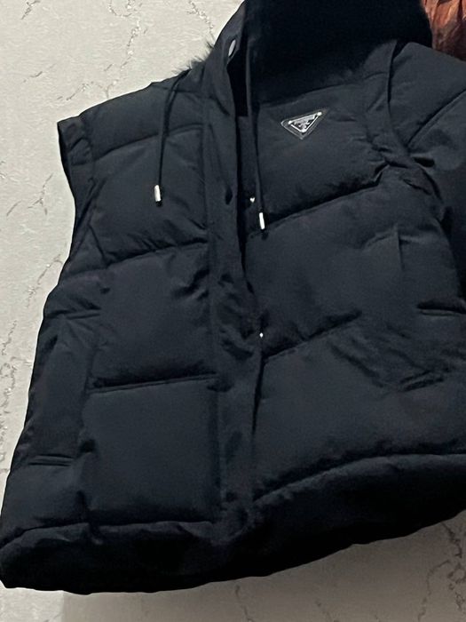 Qora sifatli kurtka sifati a'lo darajada idyalniy