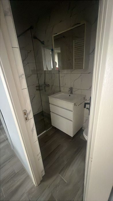Închiriez Apartament