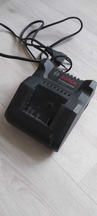 Зарядное устройство BOSCH GAL 18v-20