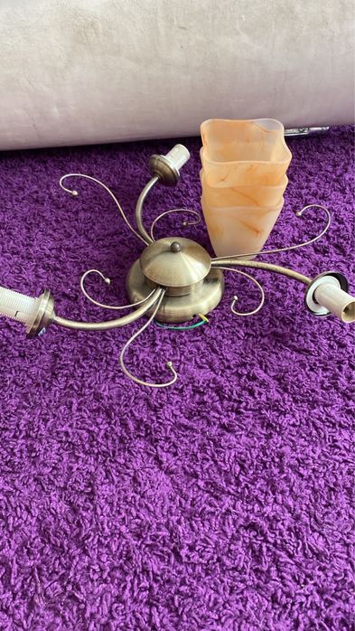 Люстра в хоршем состоянии