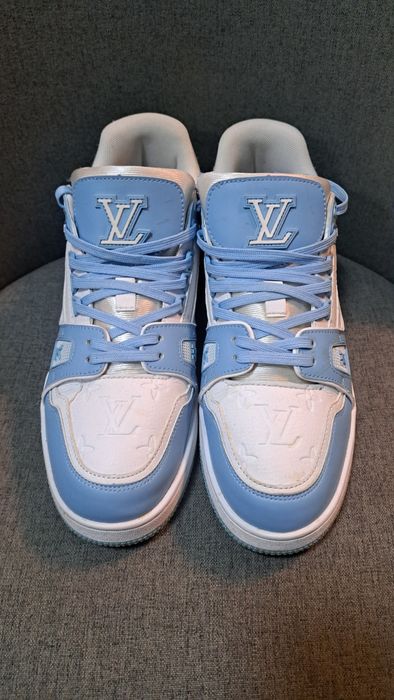 Sneakears LV ca și noi