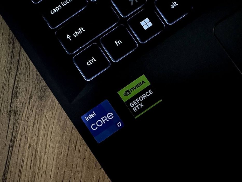 Acer nitro v15 rxt4060. 16 gb ram