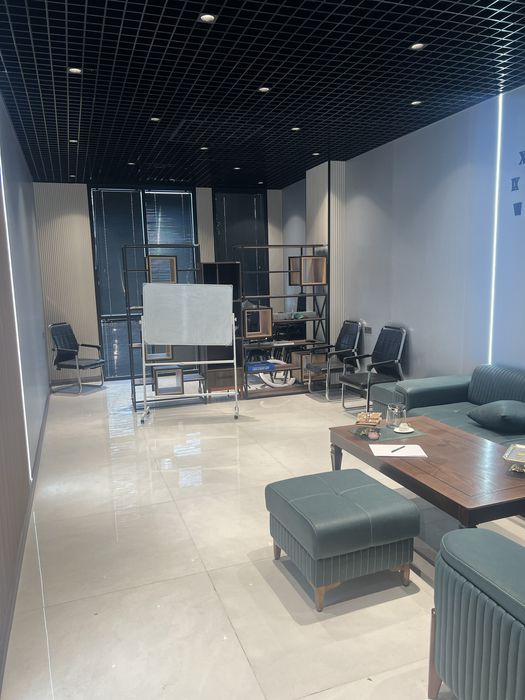 Офис в Nestone, с мебелью и техникой, аренда