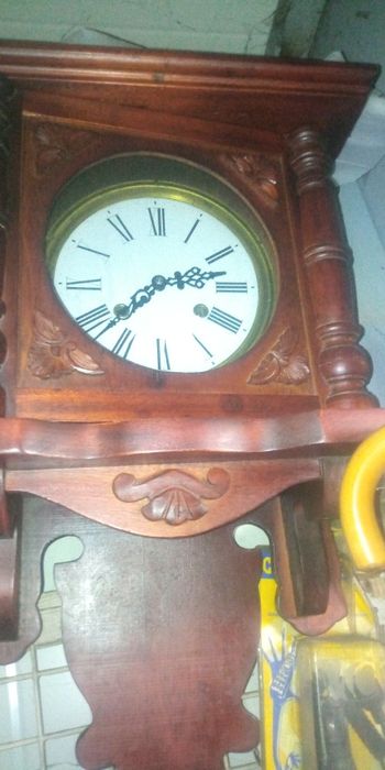 Pendule de perete ,ceasuri deosebite pentru colectionari  sau decor