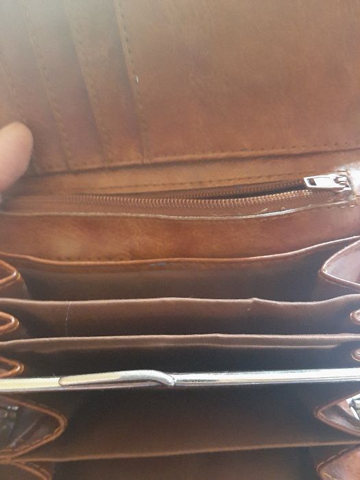 Vand portofel din piele veritabilă pentru dame