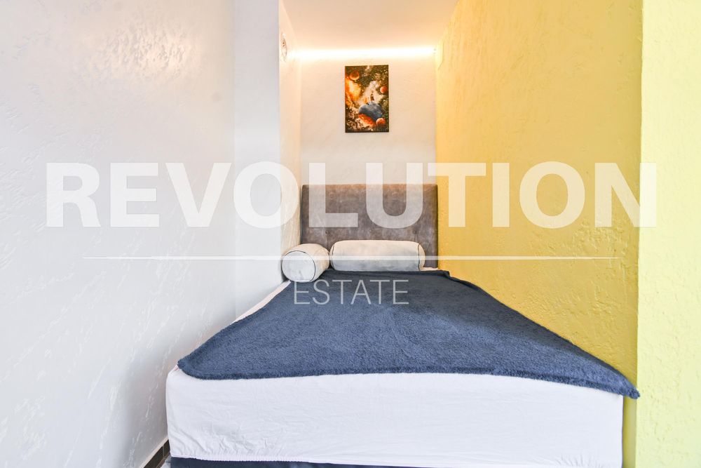 Продава се Двустаен апартамент в София, Център - 75 кв.м за 1972 €/кв.м - Снимка #3