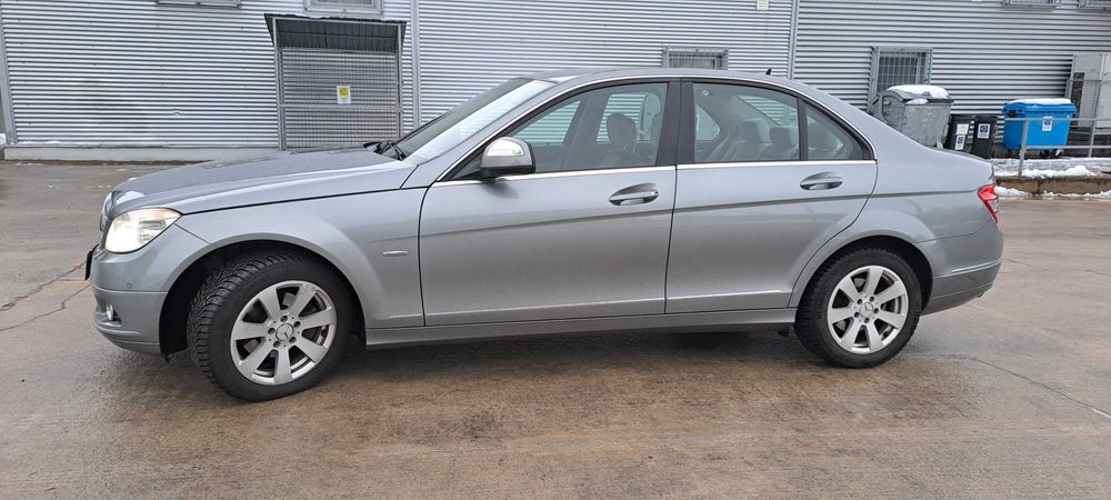 Mercedes-Benz  C 200