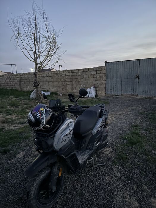 Телефон деражатель каска в подорок