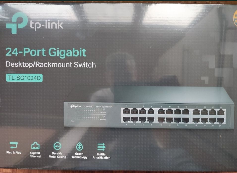 Продам гигабитные сетевой коммутатор 24 порта.