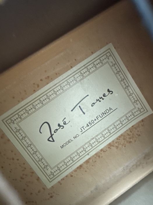 Акустическая гитара