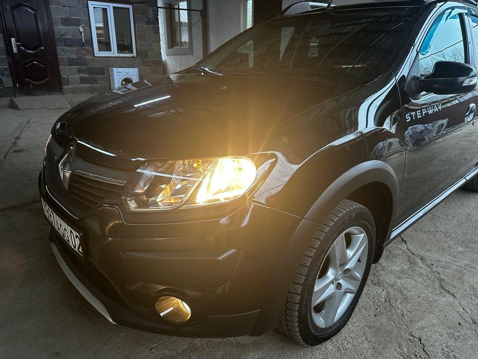 Рено Сандеро степвей