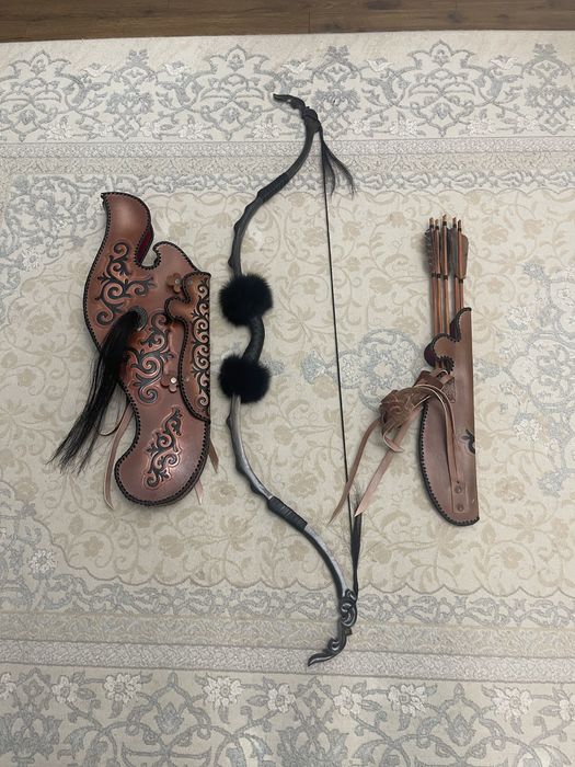 Национальный кожаный лук