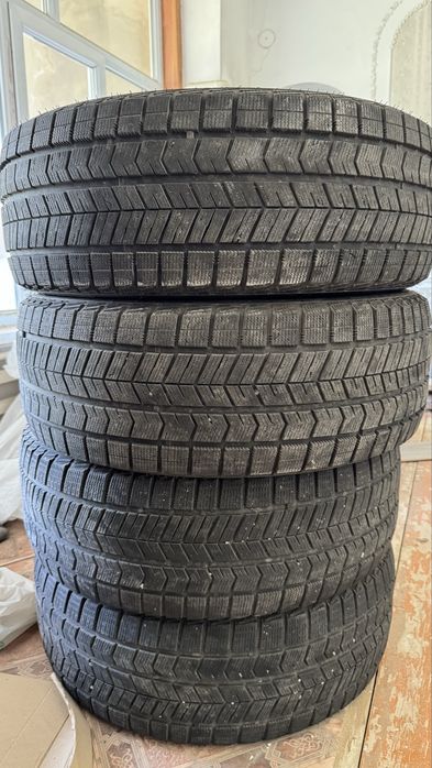 продаётся зимние шины 245/50 R20
