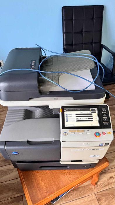 Продаётся МФУ Konica Minolta bizhub C3350