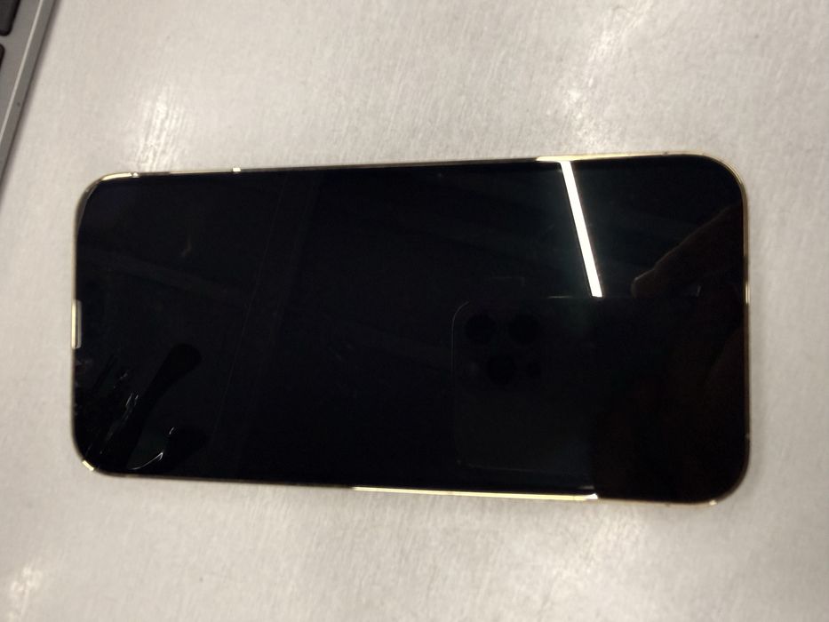 Продавам IPHONE 13 PRO MAX