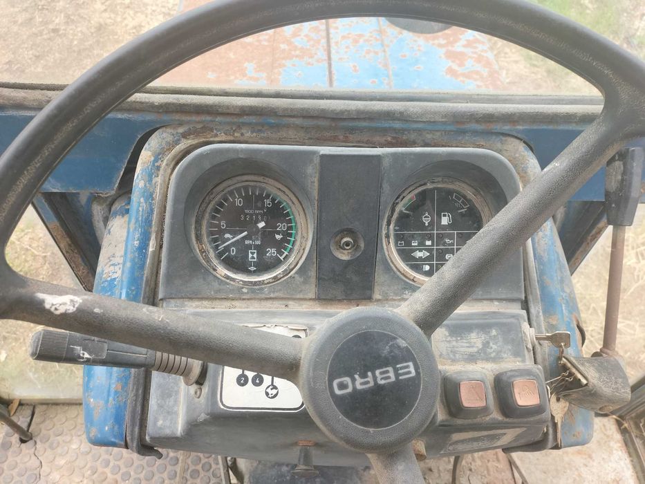 Vand tractor cu utilaje
