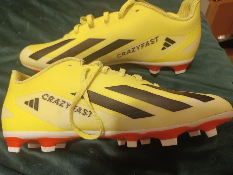 Ghete fotbal adidas crazyfast 42;5