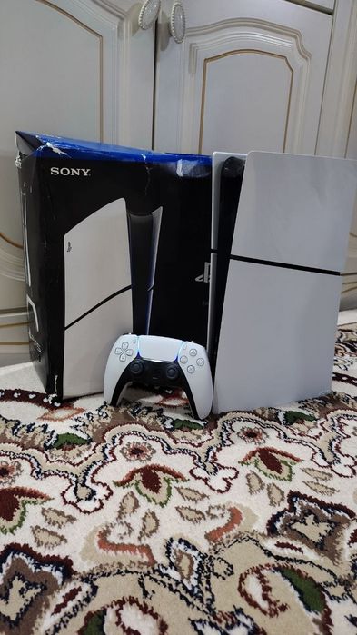Playstation 5 slim 1Tb идеально состояние игры есть