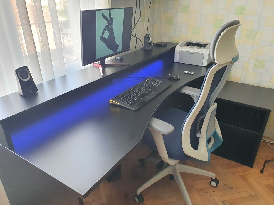 Бюро Kring | Черен мат | LED | ТОП Състояние