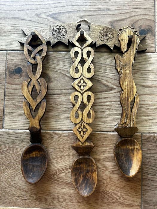 Linguri sculptate traditionale/rustice