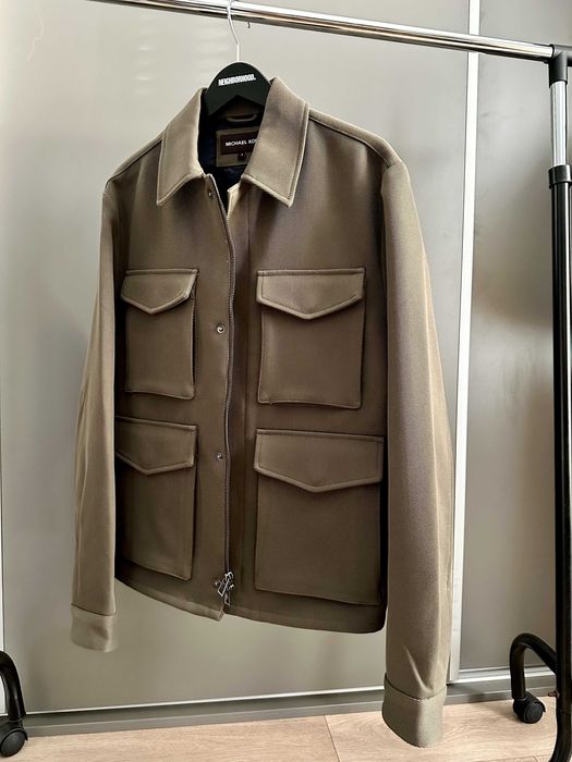 Яке на Michael Kors. Цвят зелен. Хаки Размер М. Милитъри стил. Класика