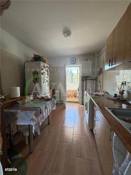 Apartament 3 camere decomandat, Zona Mioritei