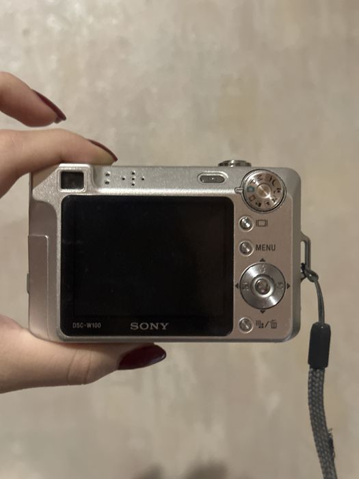 Цифровая камера Sony Cybershot DSC-W100