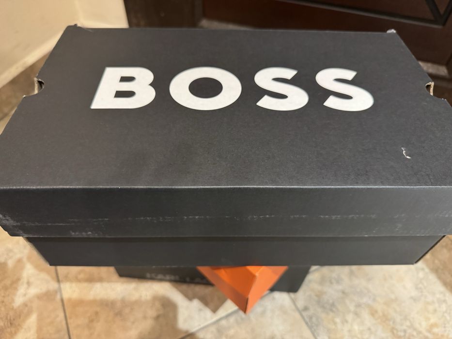 Boss кецове бели кожа