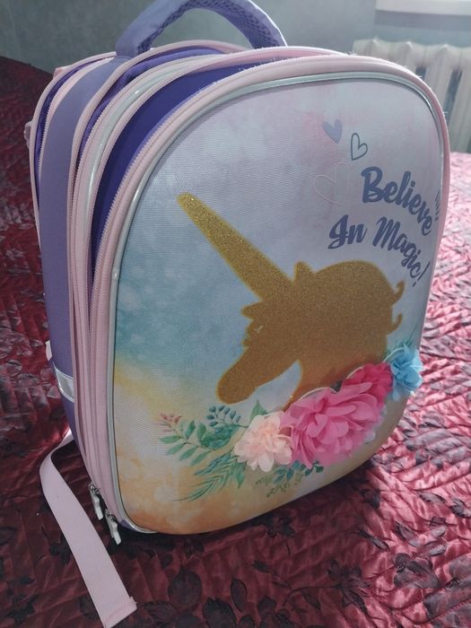 Продаю школьный рюкзак