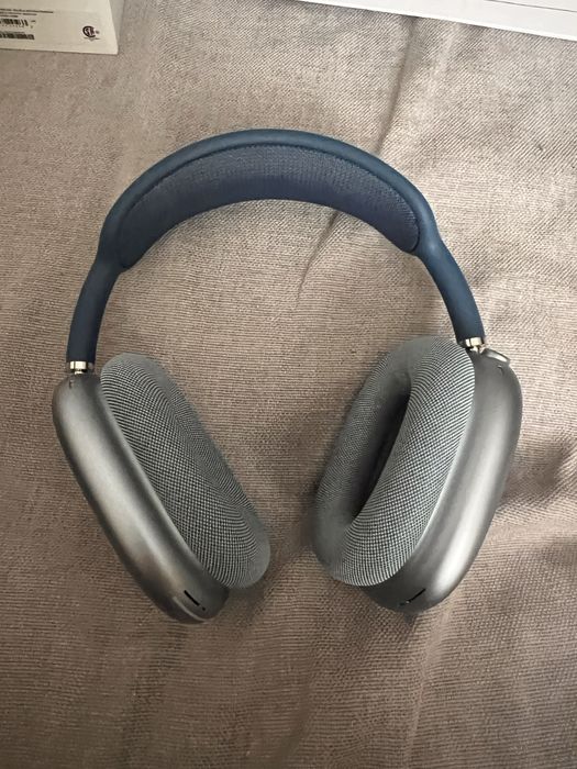 Airpods max sky blue