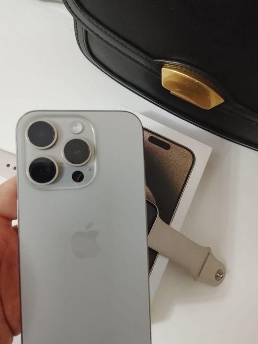 Айфон 15 про256 мб