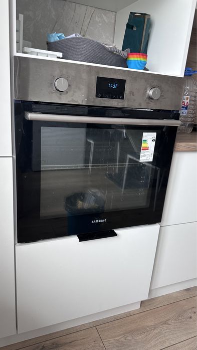 Продам духовой шкаф