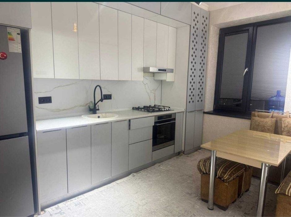 Arendaga beriladi. Yunusobod Bodomzorda 3/8/10.