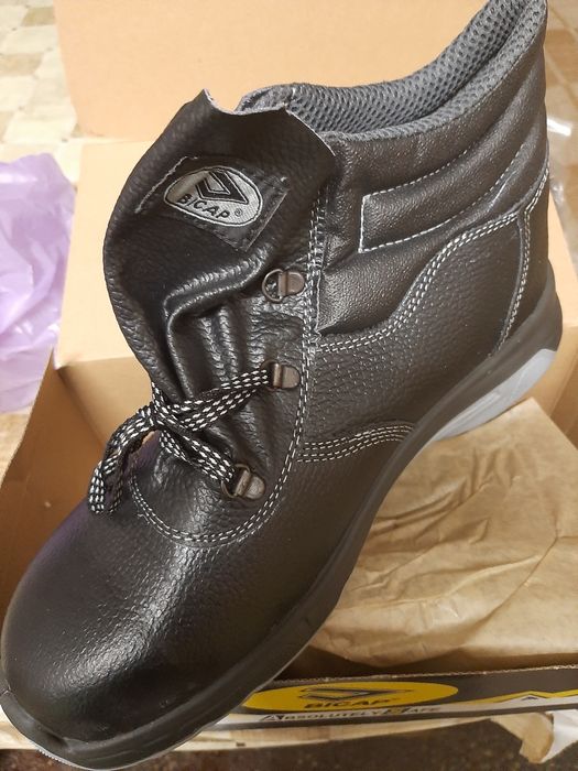 Работни обувки с метално бомбе 44 45