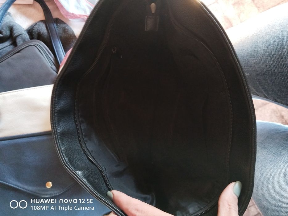 Продавам голяма чанта