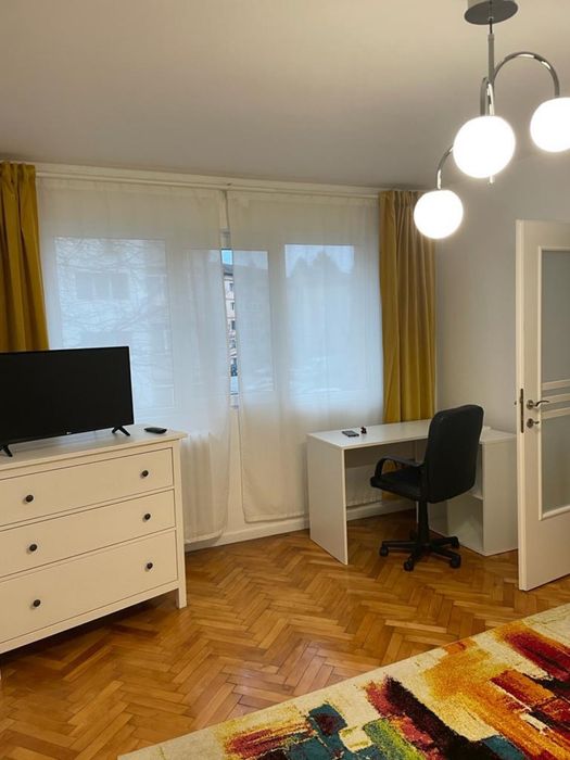Inchiriez apartament 2 camere