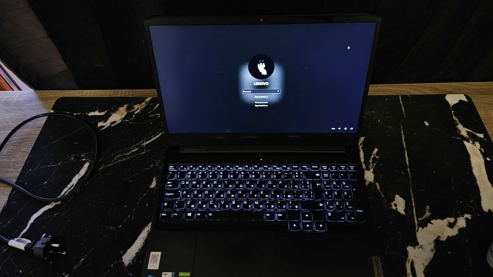 Lenovo IdeaPad Gaming 3 15IHU6