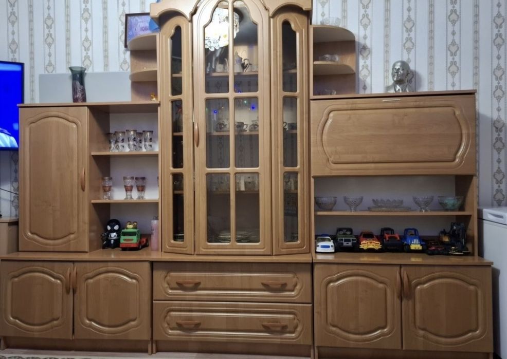 Продам стенку в зал, гостиную