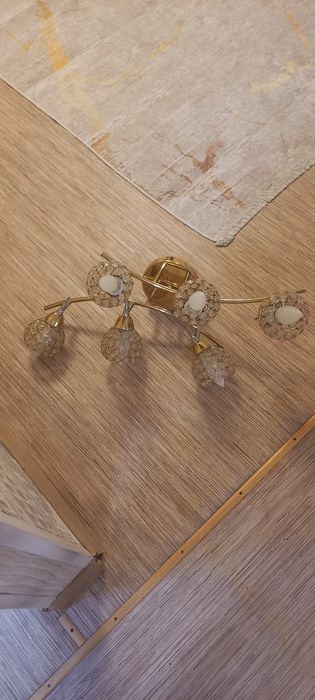 Продам Люстру  красивая