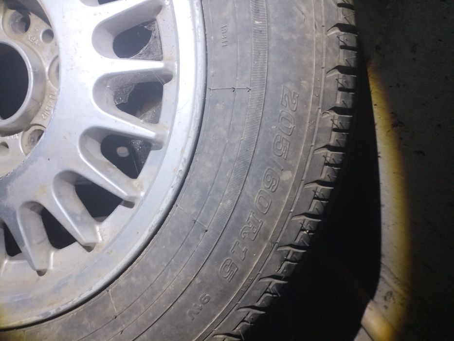 Продам диск с резиной от БМВ е34