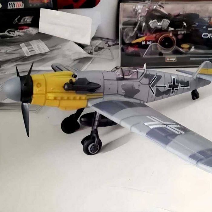 Macheta avion BF-109 scara 1:48 22cm gri /verde/blue camuflaj