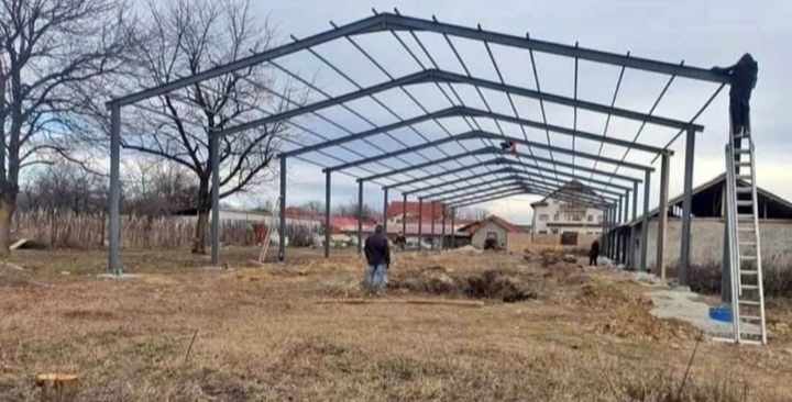 Vând sopron pt utilaje mari,Pe structura metalica 14x20x4h.
Compusa di