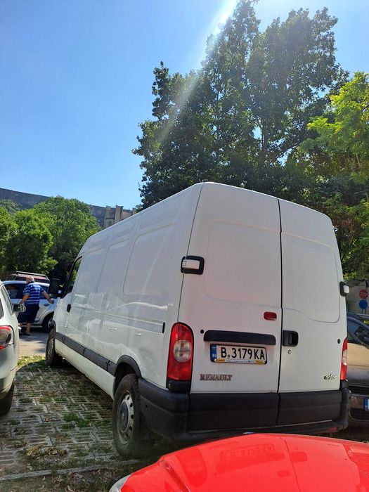 Продавам микробус Renault Master