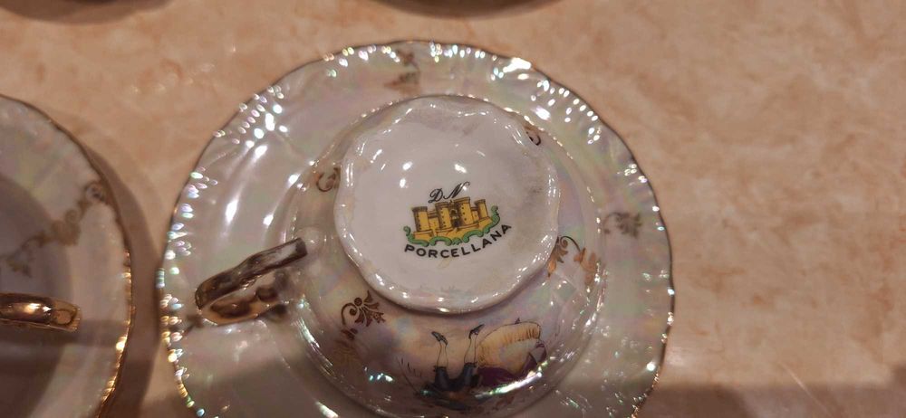 Порцеланови чаши