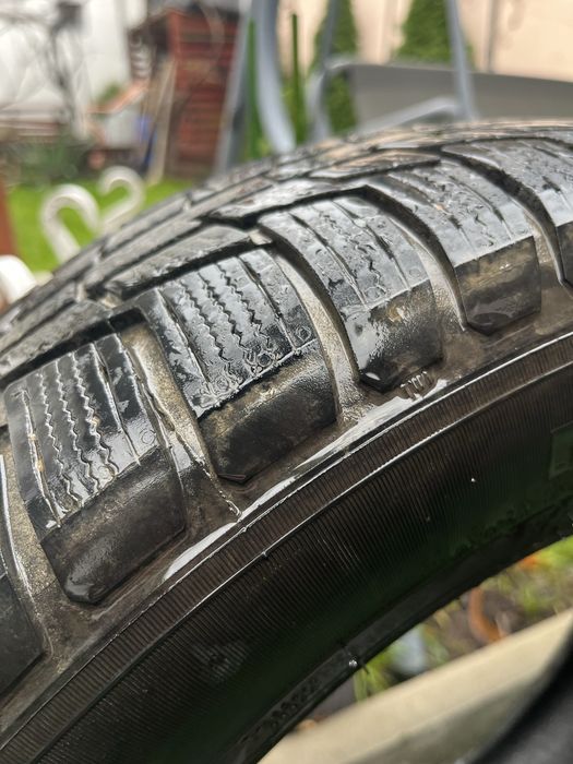 2 cauciucuri/ anvelope iarnă 195/65 R15 – Nordman – stare bună