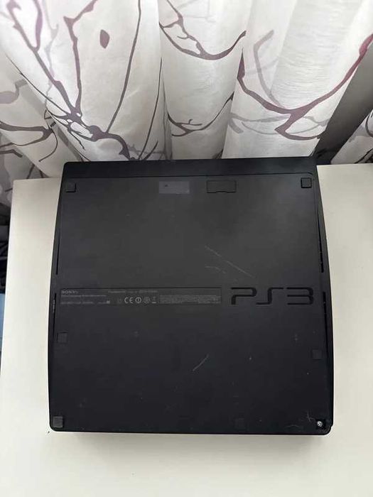 PlayStation 3  Silm + 2 Jocuri + Controller original