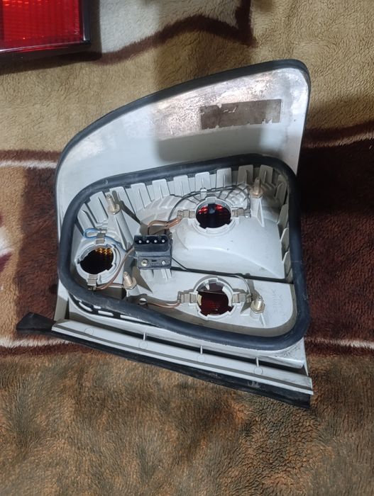 Фары задние на БМВ Е34 универсал