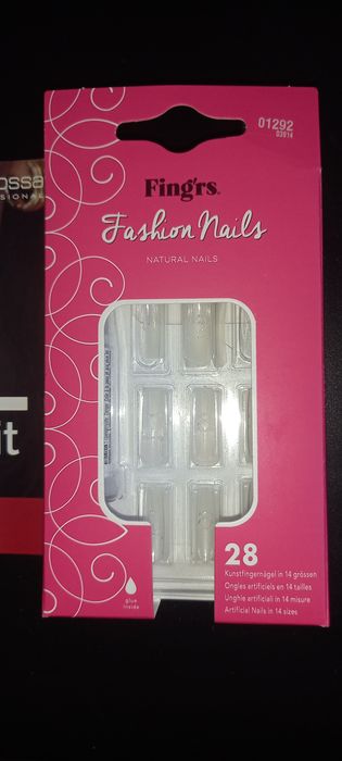 Изкуствени нокти