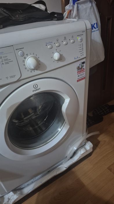 Продам машинку стиральную